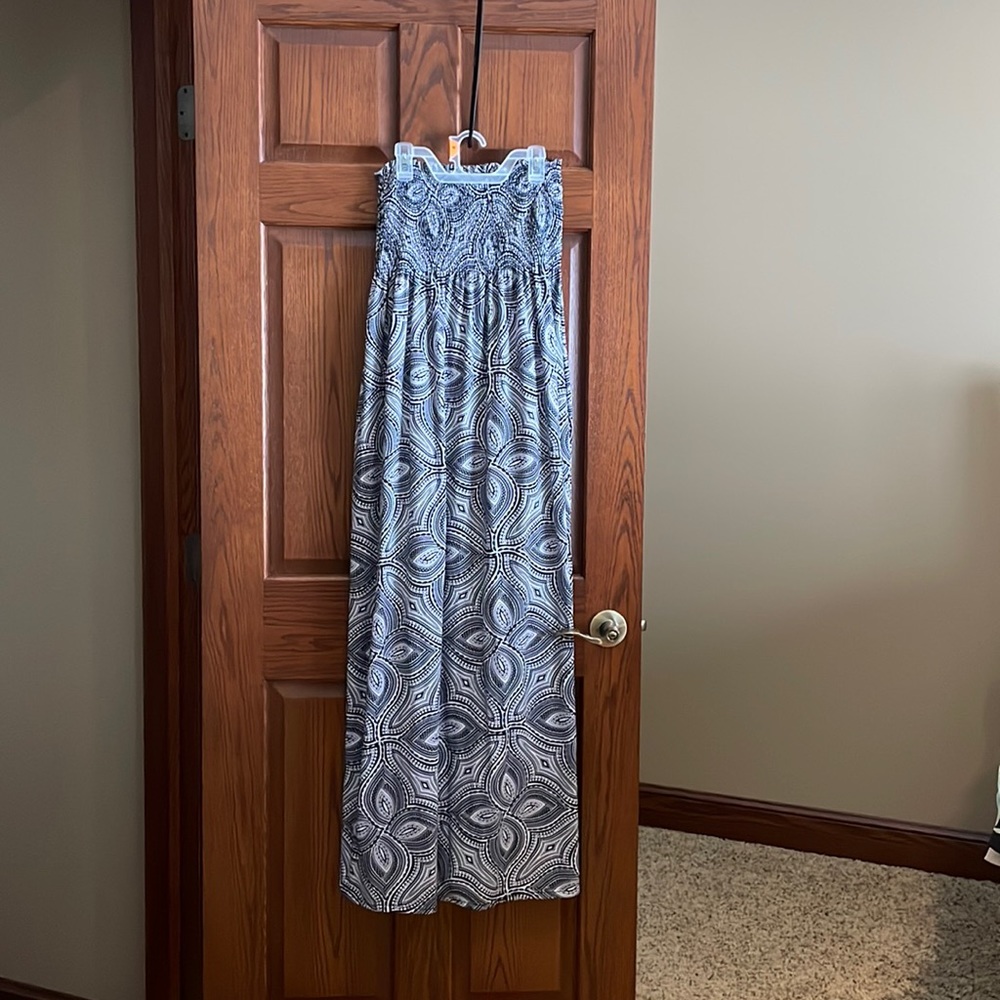 Faded Glory black and white strapless maxi sun dress. Size 12-14/LG.